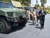 الرئيس السيسي يتفقد المركبات المدرعة متعددة المهام تصنيع القوات المسلحة