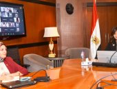 وزيرة الهجرة تبحث مع شباب الدارسين بالخارج مشاركتهم بمبادرة "حياة كريمة"