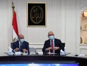 وزيرا الإسكان والعدل يبحثان توفير أراض لمقار الشهر العقارى والمحاكم بالمدن الجديدة