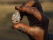 سلطات جنوب إفريقيا: أحجار قرية كواهلاتى ليست ألماسا بل بلورات كوارتز