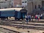 تفاصيل تصادم جرار بقطار بمحطة مصر بالإسكندرية ونقل 37 مصابا للمستشفيات.. لايف