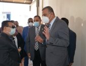 محافظ سوهاج يتفقد مشروعات تطوير سوق السمك وتغطية مفيض ترعة نجع حمادى