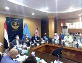 محافظ كفر الشيخ يناقش أعضاء مجلسي النواب والشيوخ تنفيذ المشروعات الخدمية 
