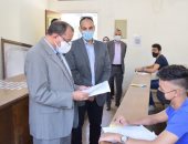 رئيس جامعة بنى سويف يتفقد امتحانات السياحة والفنادق والتربية للطفولة المبكرة
