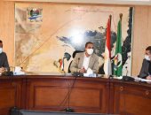 محافظ الفيوم: تنفيذ مشروعات الخطة الاستثمارية بالتكامل مع "حياة كريمة"