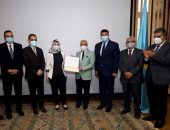 نجاح استئصال ورم نادر برقبة مريض.. ومجلس جامعة طنطا يكرم الفريق الطبى