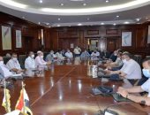 محافظ الأقصر يبحث مع مسئولى الفنادق والمنشآت السياحية خطط الموسم السياحى الشتوى