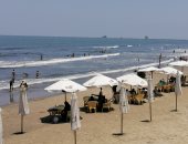 شواطئ بورسعيد تتجمل لاستقبال المصطافين.. منافسة بين مطورى الشاطئ فى الأسعار والخدمات