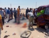 مصرع شخص وإصابة 26 فى حادث تصادم 4 سيارات بطريق الإسماعيلية السويس.. صور