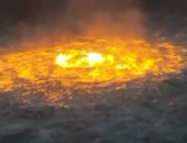 دوامة من الجحيم.. اندلاع حريق كبير فى خط نفط بحرى بخليج المكسيك "فيديو"