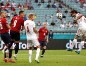 الأهداف الرأسية تسجل رقما قياسيا فى مباريات اليورو بعد هدف الدنمارك