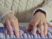 ابتكار لوحة مفاتيح جديدة لآلة بيانو من "التريكو".. اعرف الحكاية