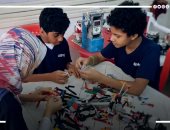 العباقرة ضعاف السمع.. فريق مصرى يصنع الروبوتات ويتفوق بالمسابقات العالمية.. فيديو