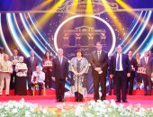 وزيرة الثقافة تكرم 21 شخصية سكندرية فى العيد المئوى لدار الأوبرا.. فيديو وصور