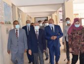 محافظ المنيا يتابع جاهزية اللجان لامتحانات الثانوية العامة