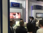 وزير الشباب والرياضة يزور معرض الكتاب ويلتقى المتطوعين.. فيديو وصور