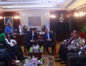 محافظ الاسكندرية يلتقي وفدا من إعلام البرلمان ونواب تنسيقية شباب الأحزاب 