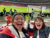 فصل موظفة إنجليزية بسبب حضورها مواجهة إنجلترا والدنمارك.. اعرف القصة