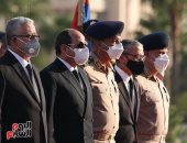 الرئيس السيسى يتقدم الجنازة العسكرية للسيدة جيهان السادات.. صور