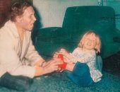 شيرين رضا تحيى ذكرى وفاة والدها الأولى بصورة من دولاب الطفولة