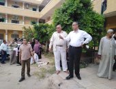مدير تعليم القليوبية يتفقد إجراءات توزيع أوراق اسئلة امتحانات الثانوية العامة