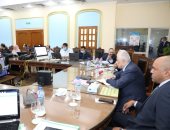 وزير التربية والتعليم يتابع امتحانات الثانوية العامة من غرفة العمليات.. صور