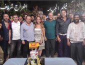 أحمد عز ومنة شلبى يحتفلان بانتهاء تصوير "الجريمة".. صور 