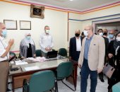 محافظ بنى سويف يطمئن على انتظام سير امتحانات الثانوية العامة.. لايف وصور