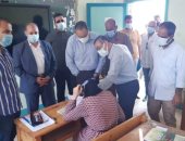 محافظ الشرقية يتفقد لجنة الثانوية العامة بقرية بنى شبل.. صور