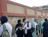 توافد طلاب الشعبة الأدبية على لجان امتحانات الثانوية العامة فى بورسعيد