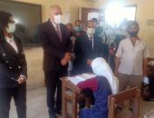 محافظ قنا يتفقد لجان امتحانات الثانوية العامة بمركز الوقف