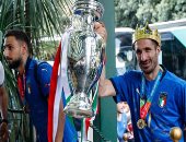 العالم هذا المساء.. استقبال جماهيرى حافل لبعثة إيطاليا بعد التتويج بلقب يورو 2020..  مليادير بريطانى يزور حافة الفضاء على متن طائرة صاروخية .. أغرب الإطلالات في مهرجان كان السينمائي 2021