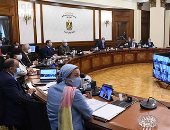 رئيس الوزراء يهنئ الرئيس والحكومة والشعب المصري بحلول عيد الأضحى المبارك والذكرى الـ 69 لثورة 23 يوليو المجيدة..مدبولي: تكليفات مشددة من الرئيس بالالتزام بالجداول الزمنية لتنفيذ مشروعات العاصمة الادارية الجديدة