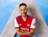 آرسنال يكشف عن قميصه الجديد لموسم 2021-2022 .. صور