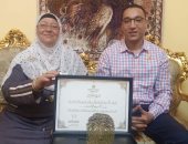 معاون محافظ بنى سويف ووالدته يرويان تفاصيل تكريمهما من الرئيس السيسى.. فيديو