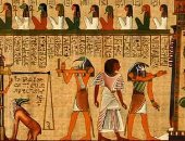 باحثون يجمعون قطعتين من كفن مومياء مصرية تحمل نصوص كتاب الموتى