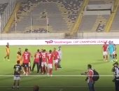 شاهد احتفالات لاعبي الأهلي بالنجمة العاشرة من داخل الملعب.. فيديو