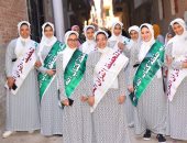 مسيرة بالورود لتكريم فتيات من حفظة القرآن الكريم بالغربية.. فيديو وصور