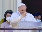 بعد أسبوعين من الجراحة.. البابا فرانسيس يظهر من نافذة الفاتيكان