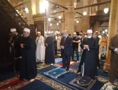 محافظ القاهرة يؤدى صلاة العيد بالجامع الأزهر
