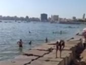 إقبال على الشواطئ المجانية بالإسكندرية فى أول أيام عيد الأضحى.. لايف