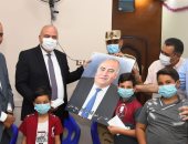 محافظ قنا يزور دور الأيتام ويشهد خطوبة إحدى الفتيات اليتيمات بنجع حمادى.. صور