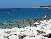 شواطئ الإسكندرية كاملة العدد فى ثانى أيام عيد الأضحى المبارك.. فيديو وصور