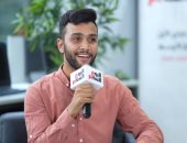 المنشد مصطفى أبو رواش يغنى في حب الله ونبيه على تليفزيون اليوم السابع