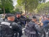 الشرطة الفرنسية تطلق الغاز المسيل للدموع خلال احتجاجات ضد قيود كورونا.. فيديو