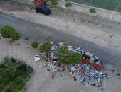 أهالى مدينة طوسون بالإسكندرية يشكون من انتشار القمامة.. وشركة النظافة تستجيب