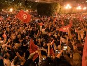 ليلة عرس تونس الخضراء.. الشعب التونسى يعلن الخلاص من الإخوان بالزغاريد والألعاب النارية.. تونسيون لـ"اليوم السابع": قرارات قيس سعيد طال انتظارها.. ويؤكدون: أنقذتنا من وضع كارثى.. وناشط سياسى يكشف عن لقاء مرتقب