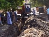 "حياة كريمة" بالأقصر تواصل إحلال وتجديد شبكة المياه المتهالكة بقرى إسنا.. صور