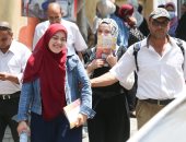 ماراثون امتحانات الثانوية العامة.. الإنجليزى يرسم البسمة على وجوه الطلاب