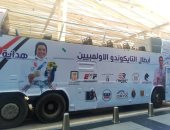 استقبال جماهيرى حافل لهداية ملاك وسيف عيسى بمطار القاهرة.. فيديو وصور